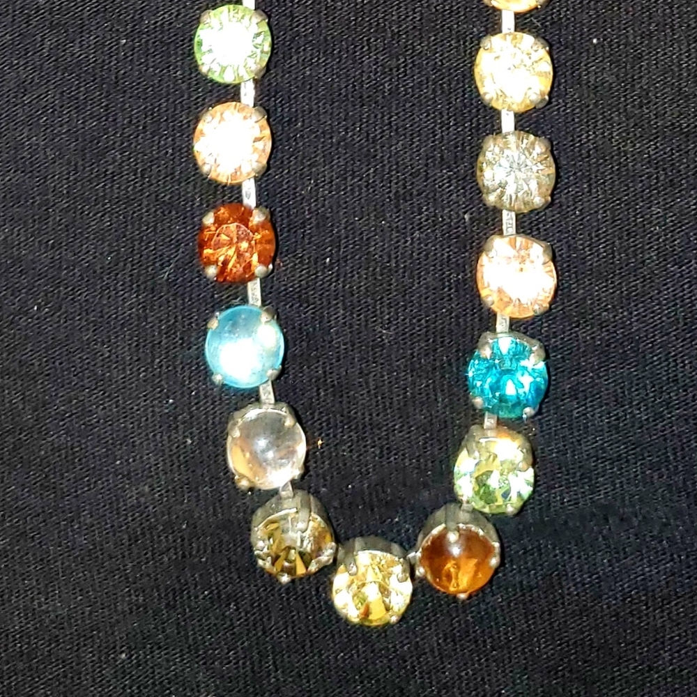 Sabika multicolor chocker